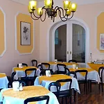Castell Am Kurfuerstendamm Hotel 3*