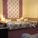 Castell Am Kurfuerstendamm Hotel 3*