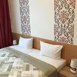 Hotel Castell Am Kurfuerstendamm 3*