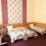 Castell Am Kurfuerstendamm Hotel 3*