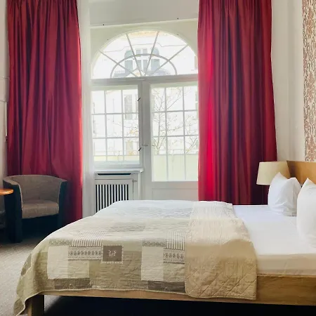 Castell Am Kurfürstendamm 3*