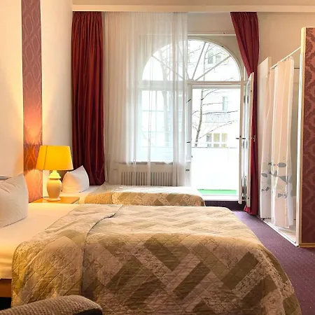 Castell Am Kurfürstendamm 3*