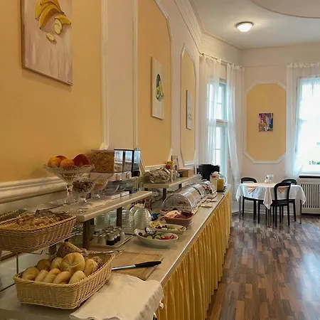 Hotel Castell Am Kurfuerstendamm 3*