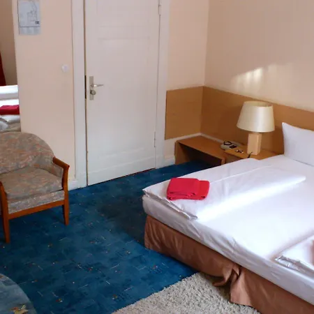 Castell Am Kurfuerstendamm Hotel 3*