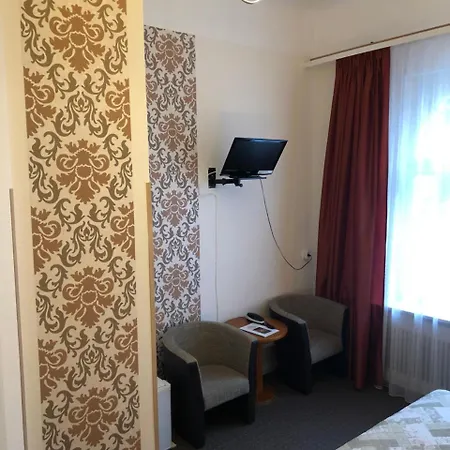 Castell Am Kurfürstendamm 3*