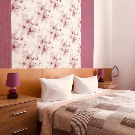 Castell Am Kurfuerstendamm Hotel 3*