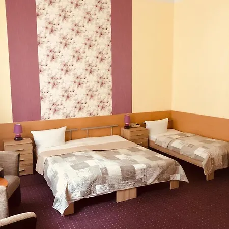 Castell Am Kurfuerstendamm Hotel 3*