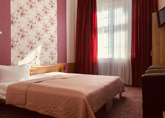 Castell Am Kurfuerstendamm 3*