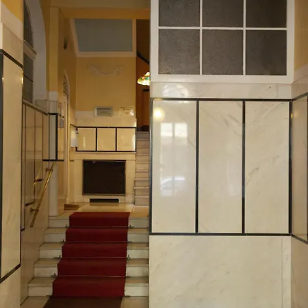 Castell Am Kurfuerstendamm Hotel 3*