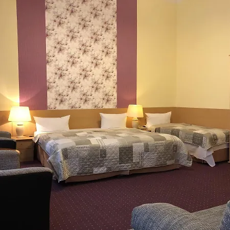 Castell Am Kurfuerstendamm Hotell 3*