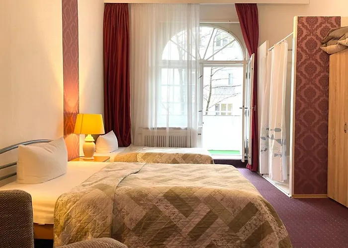 Castell Am Kurfuerstendamm 3*