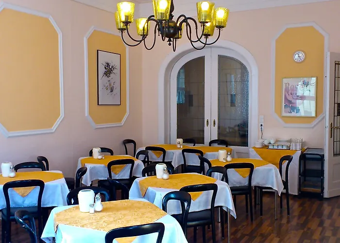 Castell Am Kurfuerstendamm Szálloda 3*